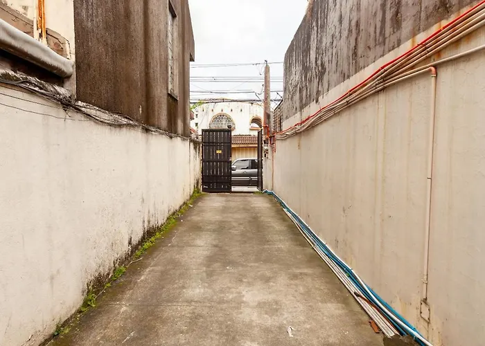Spacious With Fast Wi-fi Near Up And Maginhawa Apartment *
