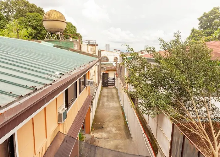 Spacious With Fast Wi-fi Near Up And Maginhawa Manila
