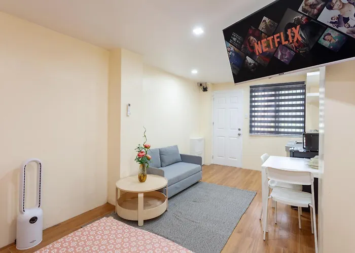 Spacious With Fast Wi-fi Near Up And Maginhawa
