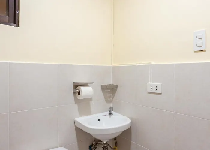 Spacious With Fast Wi-fi Near Up And Maginhawa Apartment